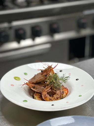 AF1QipMj0oVEynGzDJeceNwtkX4HDtKs