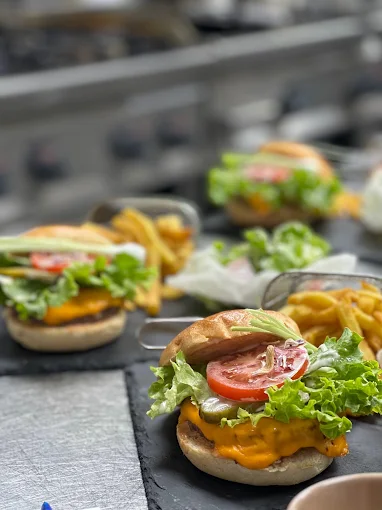 AF1QipNwDcAEdJ1DnxY8hlfcugnyNZQr