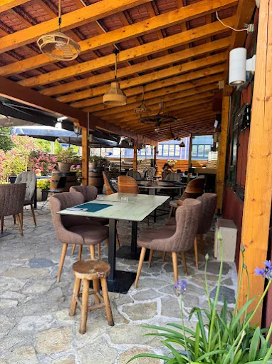 AF1QipOQLz9QNKkmnXWIN7nb10MZT_aT