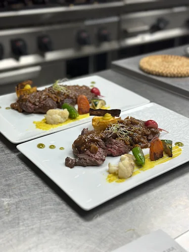 AF1QipP1aljmMXYN81_4F5Vn2iuWQGEZ